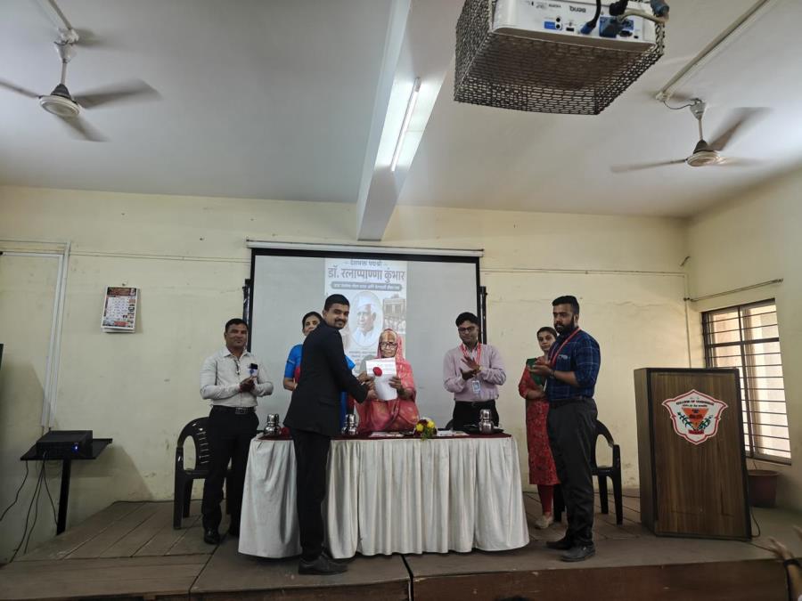 4 MBA students got placement in HDFC Life